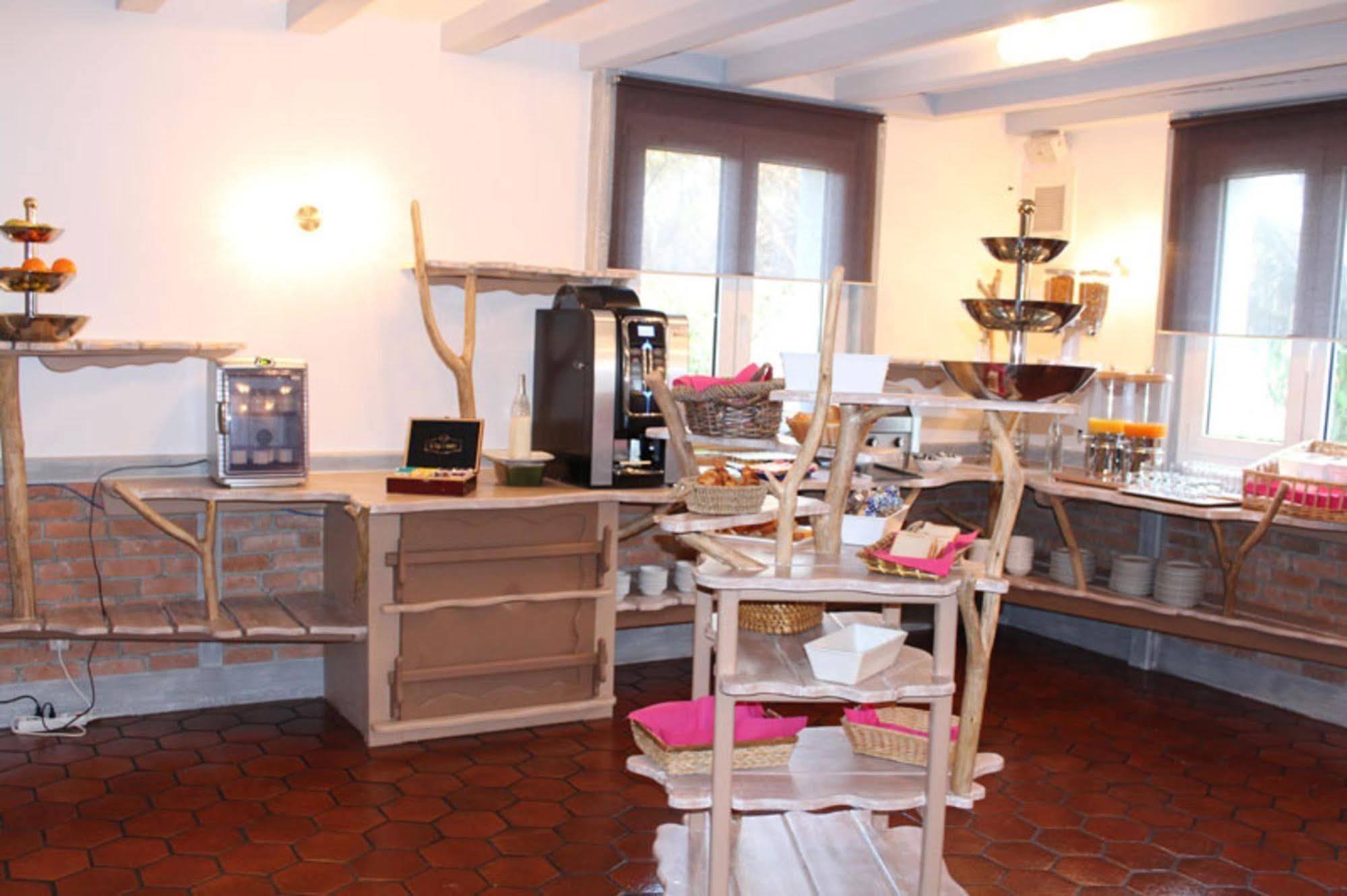 Auberge La Tomette, The Originals Relais Vitrac  エクステリア 写真